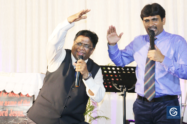 Hundreds Flocked into the Day 2 Blessing Prophetic Prayer held in Belgaum by Grace Ministry. People from all walks of life, immaterial of caste, creed, and religion to listen to the Word of God. 